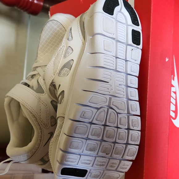 White Nike sneakers (unisex) size 13.5 - Picture 2 of 4